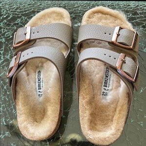 🆕 Birkenstock Beige Shearling Lined kids Sandals
